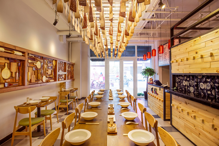 Cook-Fans-Chinese-noodle-bar-by-David-Ho-Design-Studio-Beijing-China